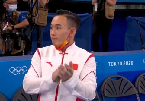 黄子韬|肖若腾摘银牌，李小鹏4位师兄为其打抱不平，连黄子韬都看不下去