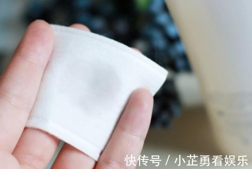 补水|化妆水湿敷没有效果？那可能是你打开的方式不对，正确方法在这里