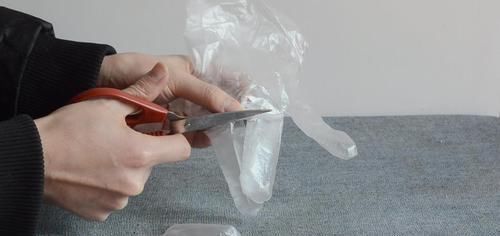 你家有一次性塑料手套吗?这个用途真厉害,解决了很多人的烦恼