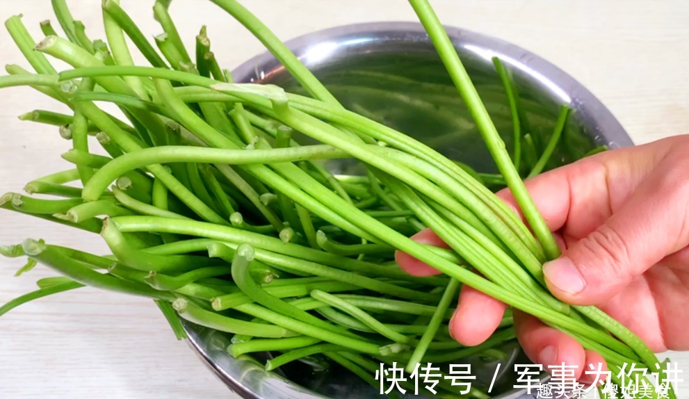 南瓜梗|此菜是碱性食物，比莲藕冬瓜都养人，才2元一斤，不懂吃可惜了