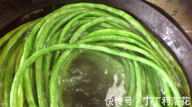 这几种蔬菜晒干后，比新鲜的还好吃，干净卫生也不贵炖肉吃很香！