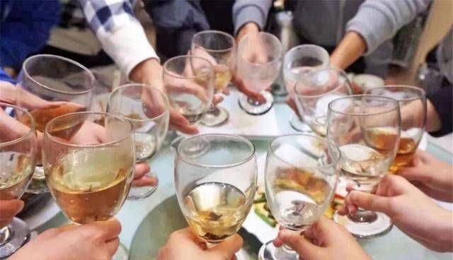 起床|男人坚持早晨起床吃一片生姜，不到半个月，4个好处来敲门