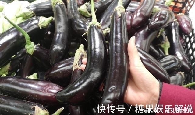 包子|买茄子选直的还是弯的？老菜农：别挑错，其中一种不好吃还浪费钱