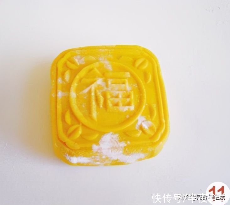 过年馒头不用蒸，平底锅煎着吃，金黄酥香暄软香甜，比面包还美味