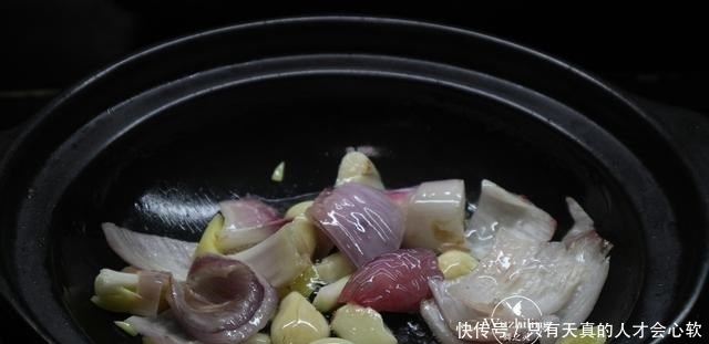 不論有錢沒錢,男人要多吃這道菜,對(duì)強(qiáng)壯身體非常有好處
