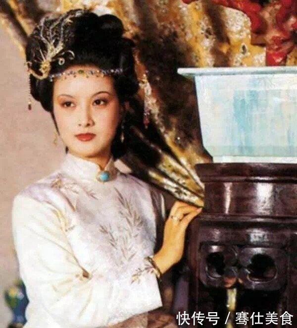 宝钗&《红楼梦》之谜贾府众多姑娘,王熙凤为何独独敬重林黛玉一人