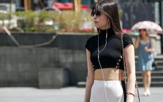 百搭|潇洒浪漫的打底裤美女,彰显潮流气质,回头率特别高