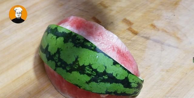 老刘|吃了30多年的西瓜，只服这3种切法，造型好看不脏手，简单又实用