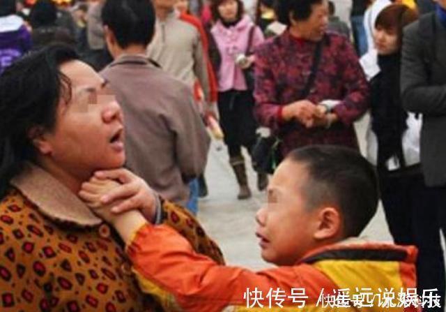 独生子女|“吃你鸡腿怎么了”,熊孩子强要邻桌鸡腿,女孩霸气做法众人称赞