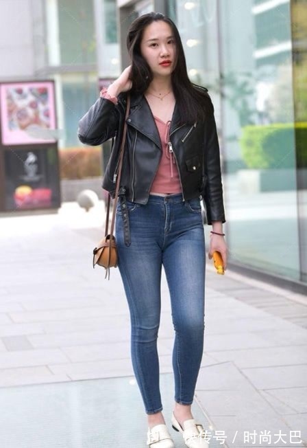 牛仔裤 穿着卡其色,时尚而老成,充满高级感