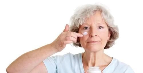 延缓衰老|女人老没老,主要看3个地方,若能注意保养,你也比同龄人显年轻