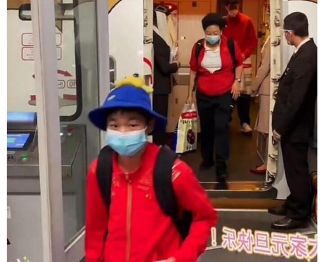 丰盛！全红婵回国后接受隔离，酒店伙食被曝光，各种肉类应有尽有