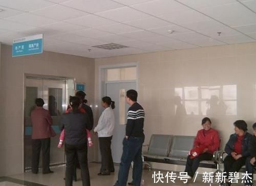 宝妈|“你在产房拼命,可产房外的爸爸却是这样的!”