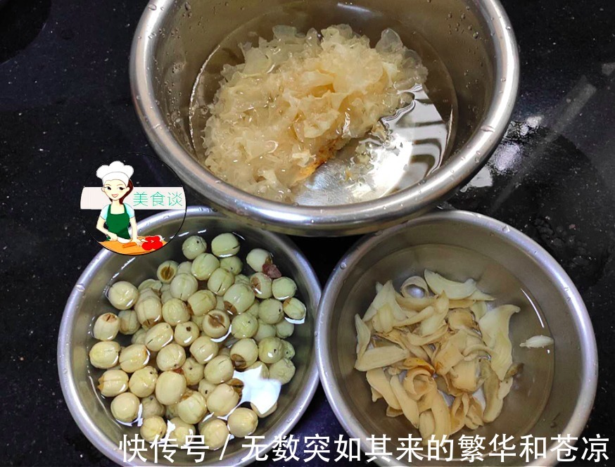 银耳和两样食材一起煮，每天吃一碗，清甜润燥特养人，现在正当季