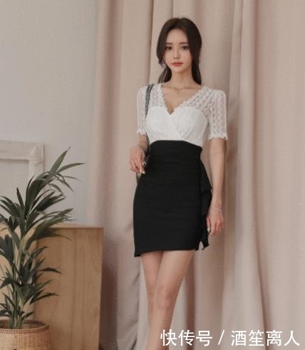 时尚修身的连衣裙,轻松彰显出女性修长的美腿