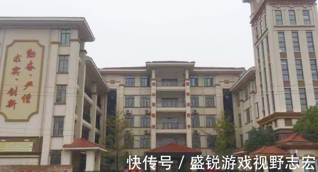 施工|西班牙小镇工程进度播报:仲夏知绿盛 臻情传家音