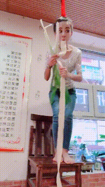 |【搞笑段子】难道不能搂着亲,躺着亲,睡着亲?