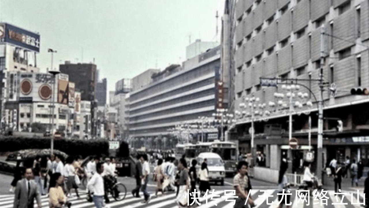 望驿台|日本房价“崩盘”回忆:当初“没买”房子的人,后来生活得如何?