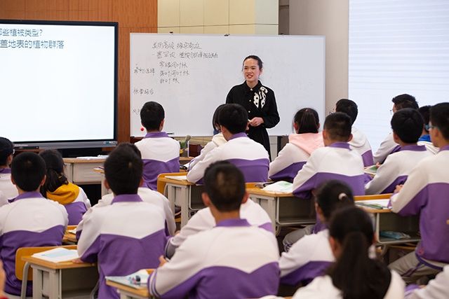 何明|聚焦“双新”示范校建设 昆明市第九届校（园）长论坛在安宁中学举行