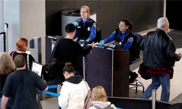 俄罗斯女举重运动员因太男性化,过飞机安检被搜身,后来咋样