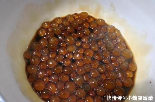 一天喝一杯奶茶的你，知道这些珍珠怎么来的吗，看完还敢吃