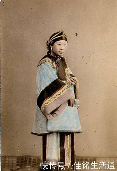 清朝|清朝罕见彩照: 看完图5终于知道为什么僵尸片都穿着官服了!