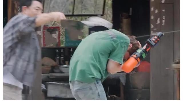 画面|张艺兴录《向往》被水枪冲到脱妆，画面超欢乐