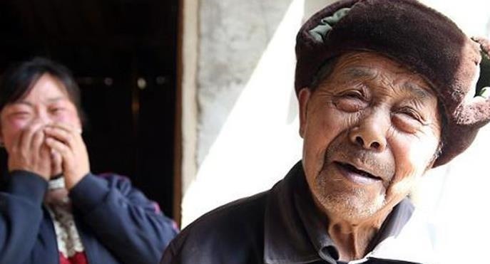 嘴唇|寿命长的人,身上多半会3处“发红”,若你有,长寿也“偏爱”你