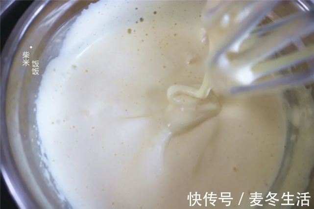小蛋糕|3个鸡蛋，90克面粉，搅一搅做了12个蛋糕，又香又软孩子喜欢吃