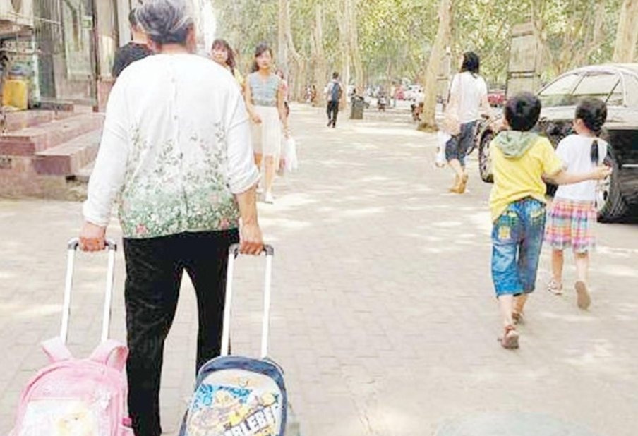 义务|“凭什么姥姥带我,老了享福的却是奶奶”,爸爸的回答令人深思