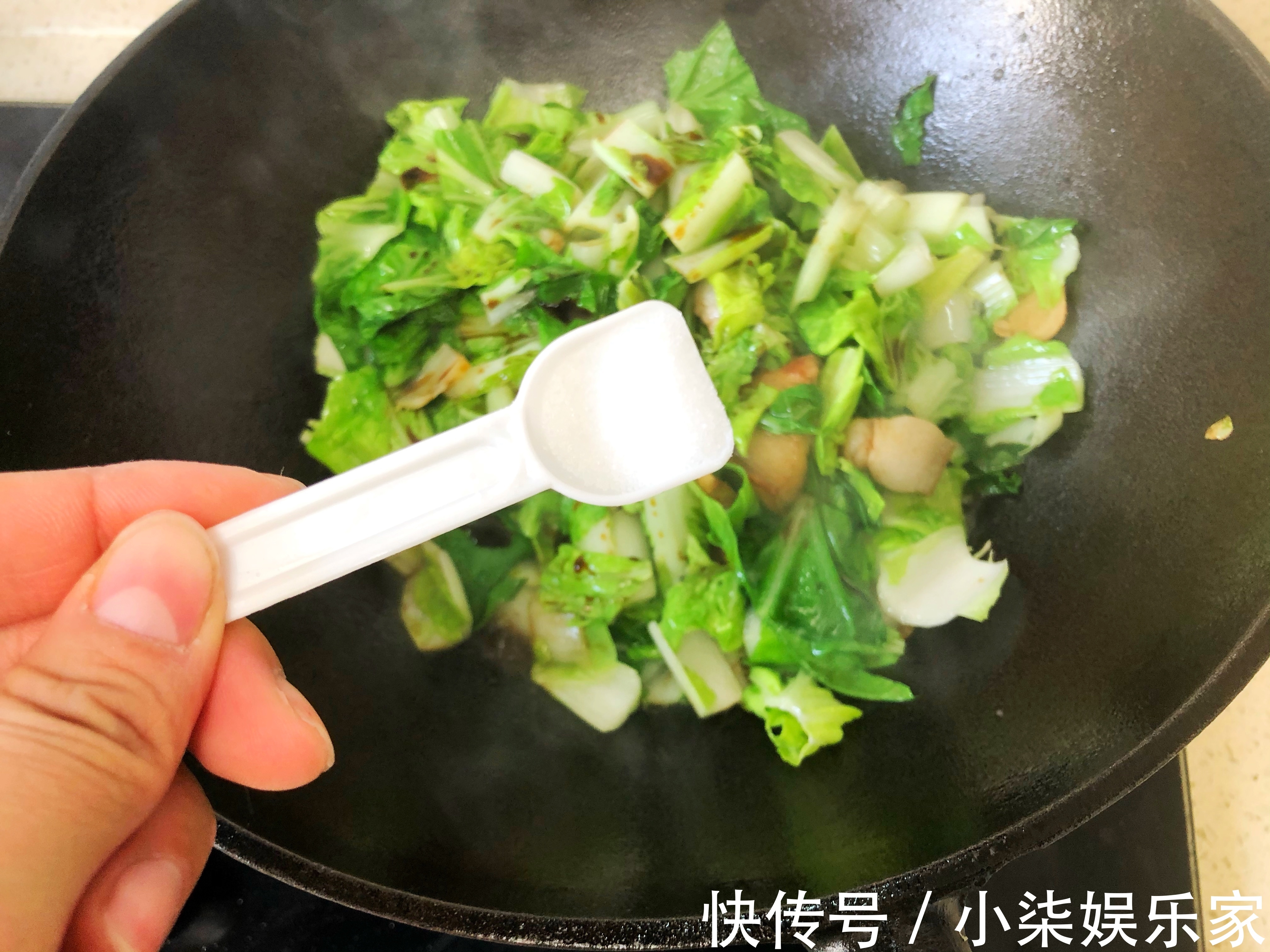 白菜炖粉条注意3点，全家抢着吃比饭店卖的还好吃！
