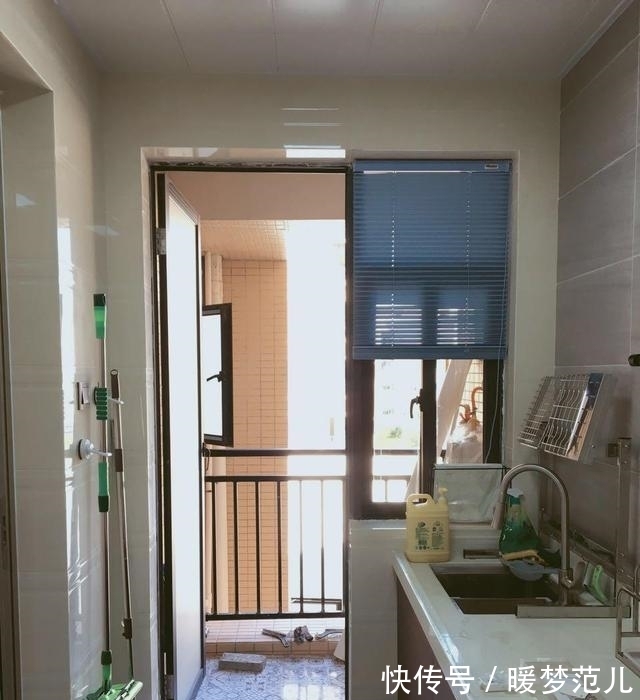 装修|老婆坚持全屋刷乳胶漆,效果反而简洁大方,唯一遗憾是吊顶太压抑