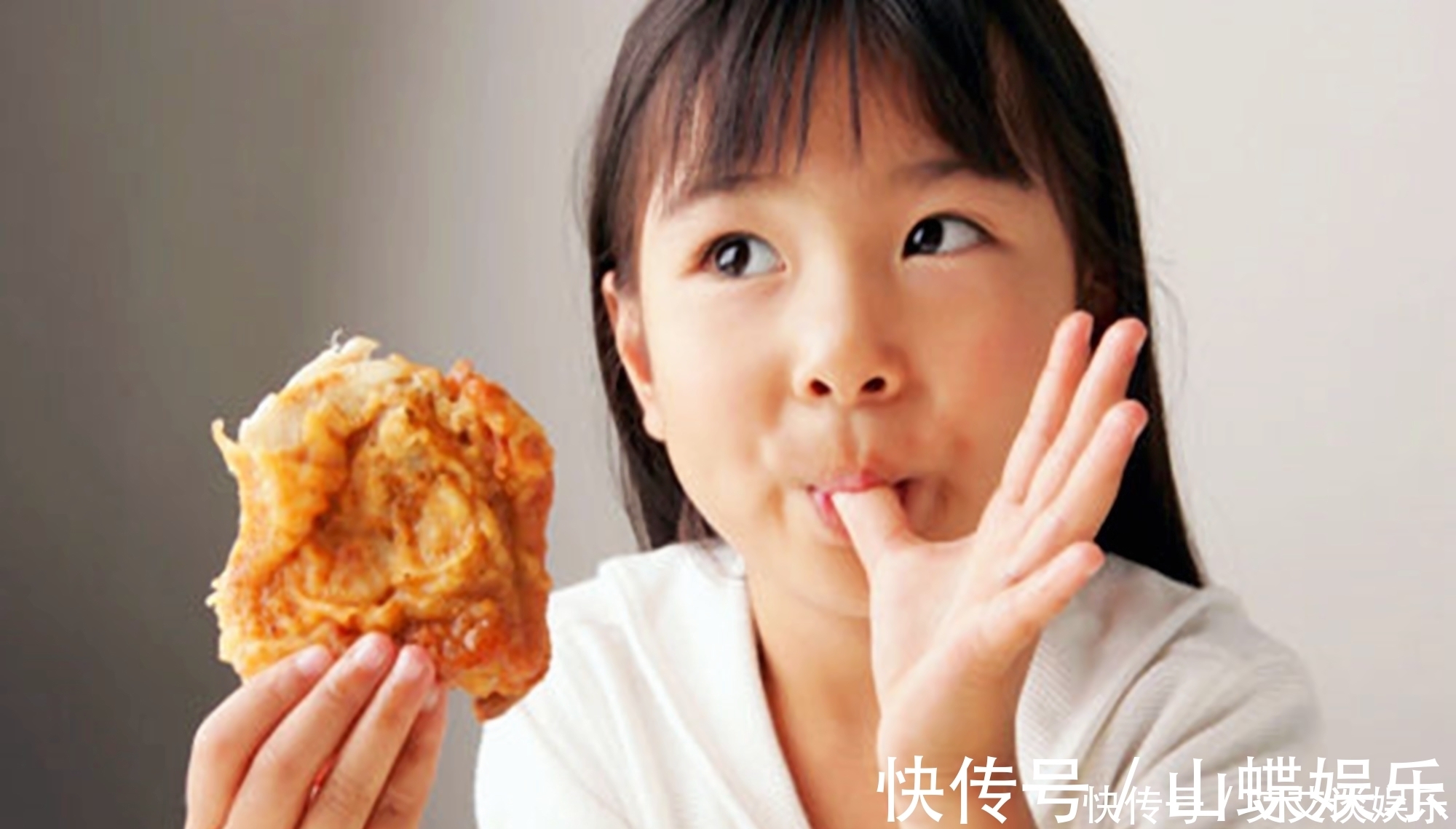 体重|孩子爱吃的这几类食物是“身高杀手”,多吃影响发育,宝妈别大意