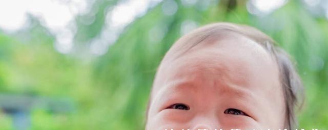 康明斯|宝宝多大能听懂大人说话?到这个月龄后,父母就别在娃面前争吵了