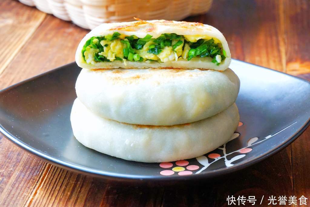 一学就会的懒人版韭菜馅儿饼,从小吃到大,咋吃都不够,美味无比