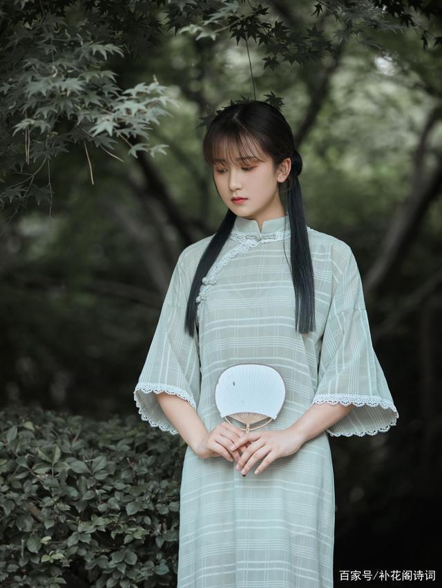 庭芳#七言格律(八首)横笛水天舟作客,归心山野菊为居