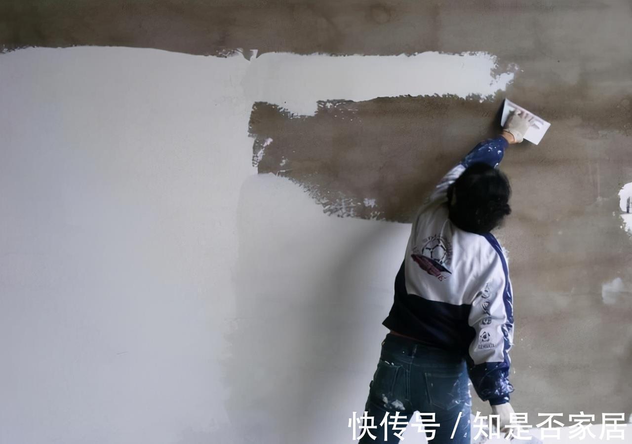 墙面|衣柜后面要不要刮腻子？表哥选择不刮，使用1年后苦不堪言！