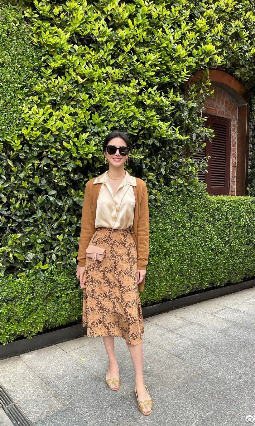 m 剪了短发的娜比，背啥我买啥