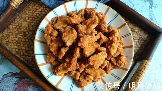 做炸酥肉，有“三样调料”不能少，酥肉金黄酥脆，咬一口满嘴香