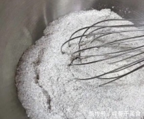 饼干，黑全麦饼干的做法，非常适合新手的一款甜点，没有什么难度