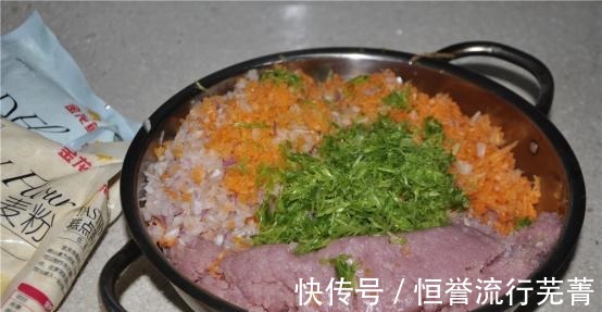 皮薄馅大|洋葱胡萝卜肉包,皮薄馅大,美味鲜香!