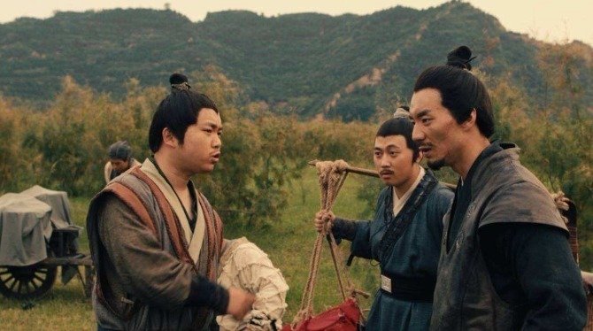 生辰纲|晁盖劫走的10万贯生辰纲是什么价值，放现在能值多少钱？