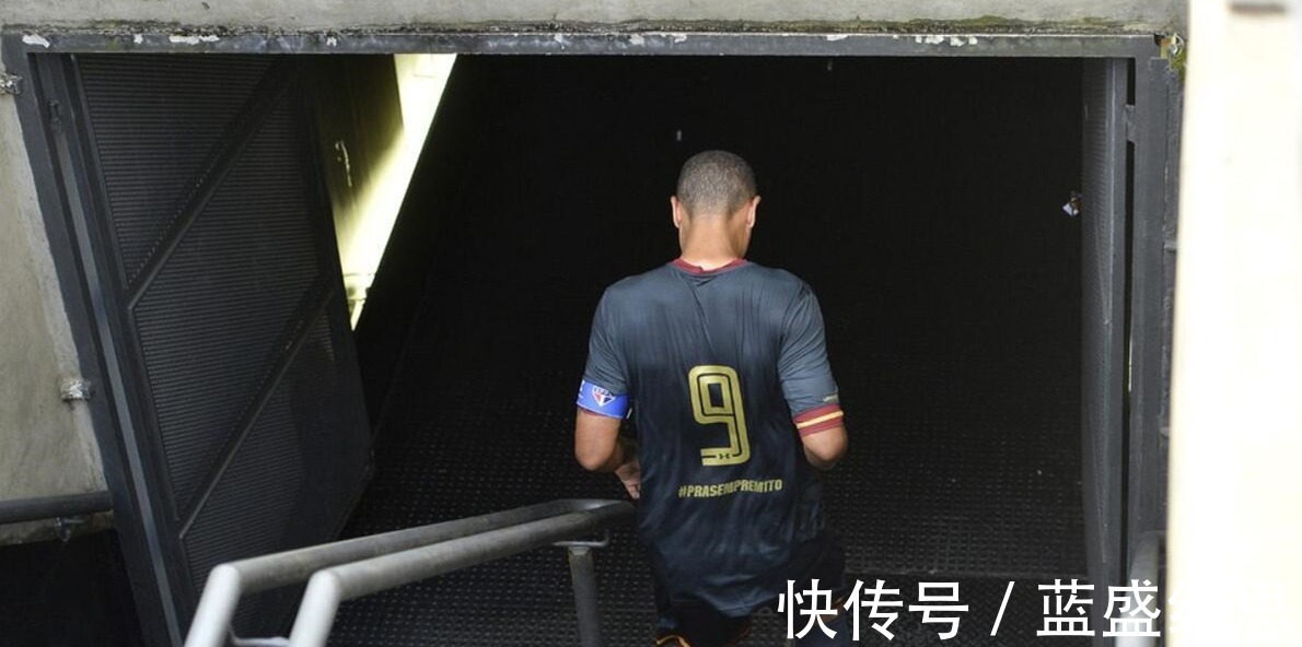 瓦斯科達(dá)迦馬|名將退役！屈尊中甲一年包攬金球+金靴雙獎(jiǎng)，曾是羅納爾多接班人！