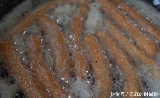 面粉|3个鸡蛋1碗面粉,你最想不到的做法,比油条简单,比油饼好吃