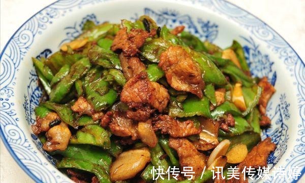 大厨|辣椒炒肉,先炒肉还是辣椒?大厨教你正确做法,夏天吃太下饭了。