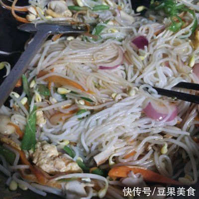 泡米粉|这是海鲜炒粉最正宗的做法，好吃到爆
