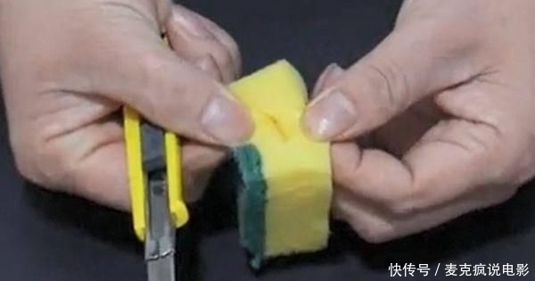 筷子插进百洁布里面,解决了很多家庭主妇的烦恼,学会受用一生
