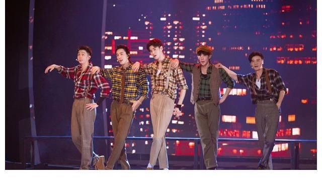 鞋子特大号|《披荆斩棘的哥哥》赵文卓李云迪rap首秀获好评，陈辉欧阳靖刘端端遗憾淘汰