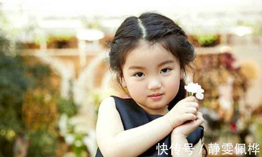 弟弟|4岁出道替弟弟赚奶粉钱，如今7岁上小学，和同龄人显得格格不入！