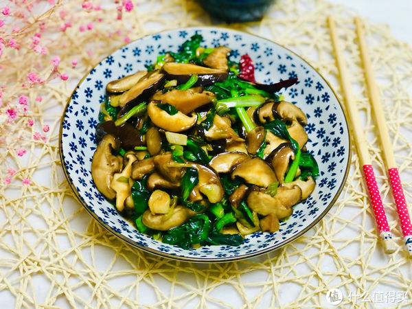 入冬以后，萝卜白菜靠边站，它才是“冬菜之王”，鲜嫩当季要常吃